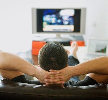 44142watching-tv_custom-0ec934f099b7a6dd0f9ae13f7471e5bbc53a6d08-s900-c85 (2)